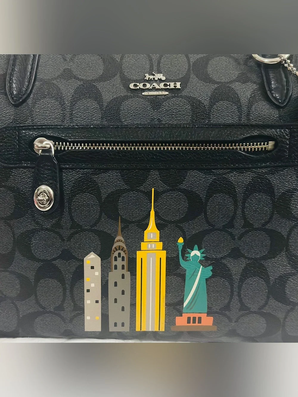 Coach NYC Skyline Limited Edition Signature City Zip Tote Black Leather